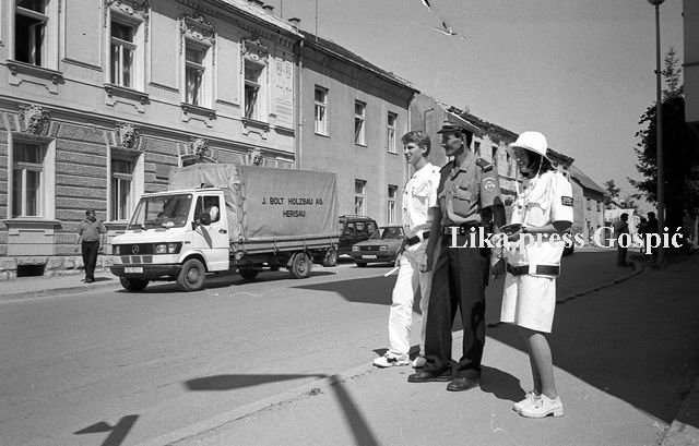 Ratna prometna ophodnja u srpnju 1995/Foto Arhiva Lika pressa, snimio Marko ČULJAT                                                                                                                                                                        